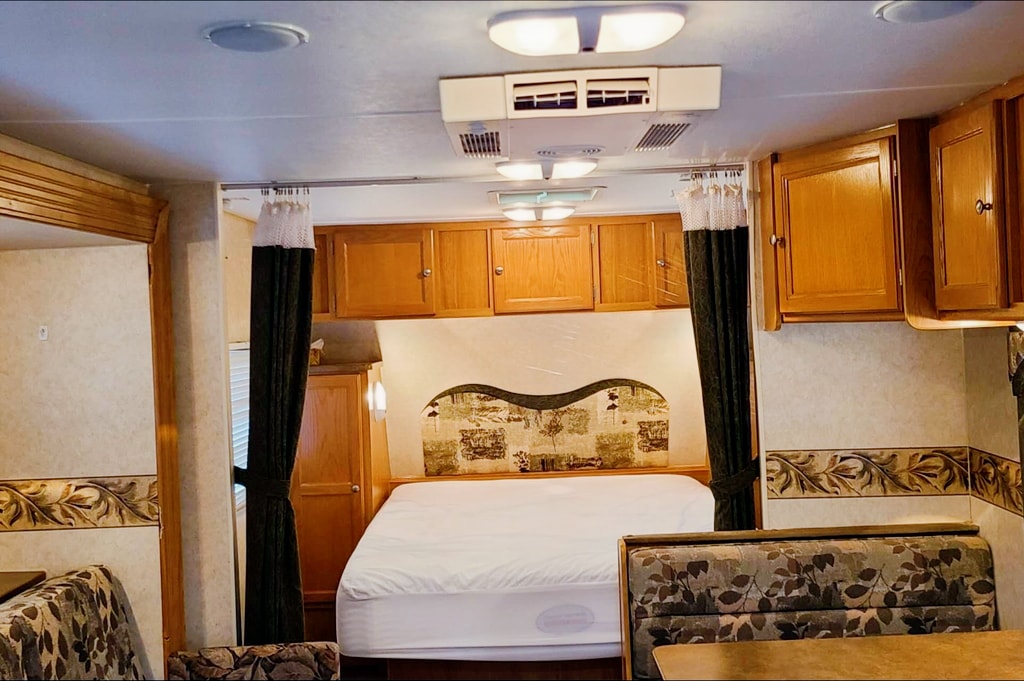 Larry's R-Vision 25S Lite Trailer