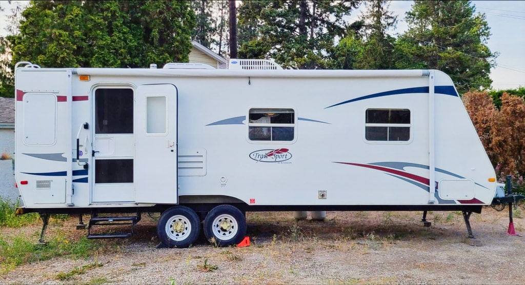 Larry's R-Vision 25S Lite Trailer