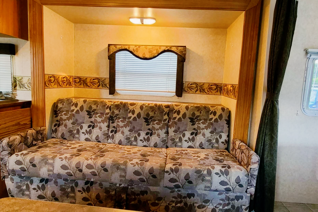 Larry's R-Vision 25S Lite Trailer