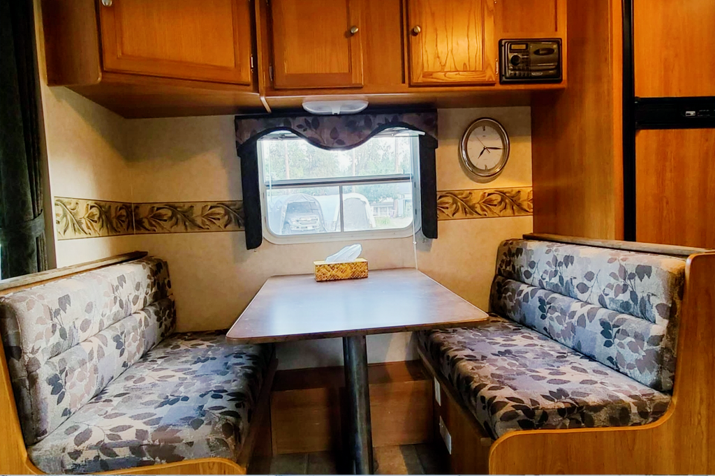 Larry's R-Vision 25S Lite Trailer