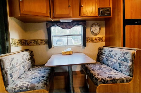 Larry's R-Vision 25S Lite Trailer