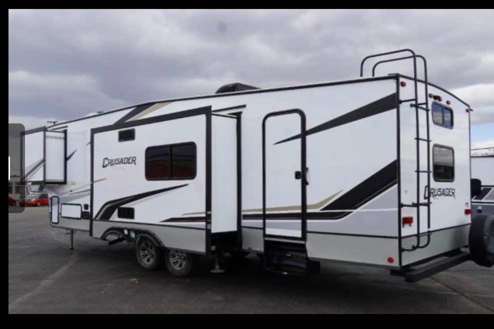 Prime Time Crusader Lite Fifth Wheel *NEW LISTING*