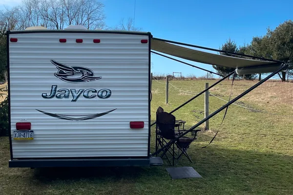 Jayco 14RB Travel Trailer 16' ( Free Quemahoming Dam delivery)