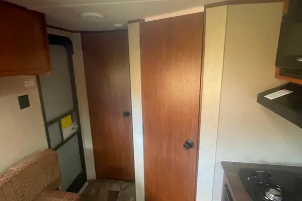 Jayco 14RB Travel Trailer 16' ( Free Quemahoming Dam delivery)
