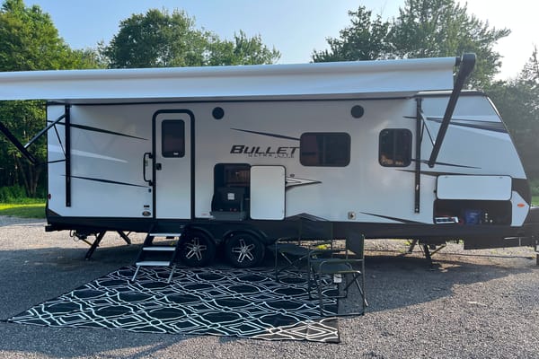 Cabin Fever Cottages - Keystone Bullet 250BHS Travel Trailer