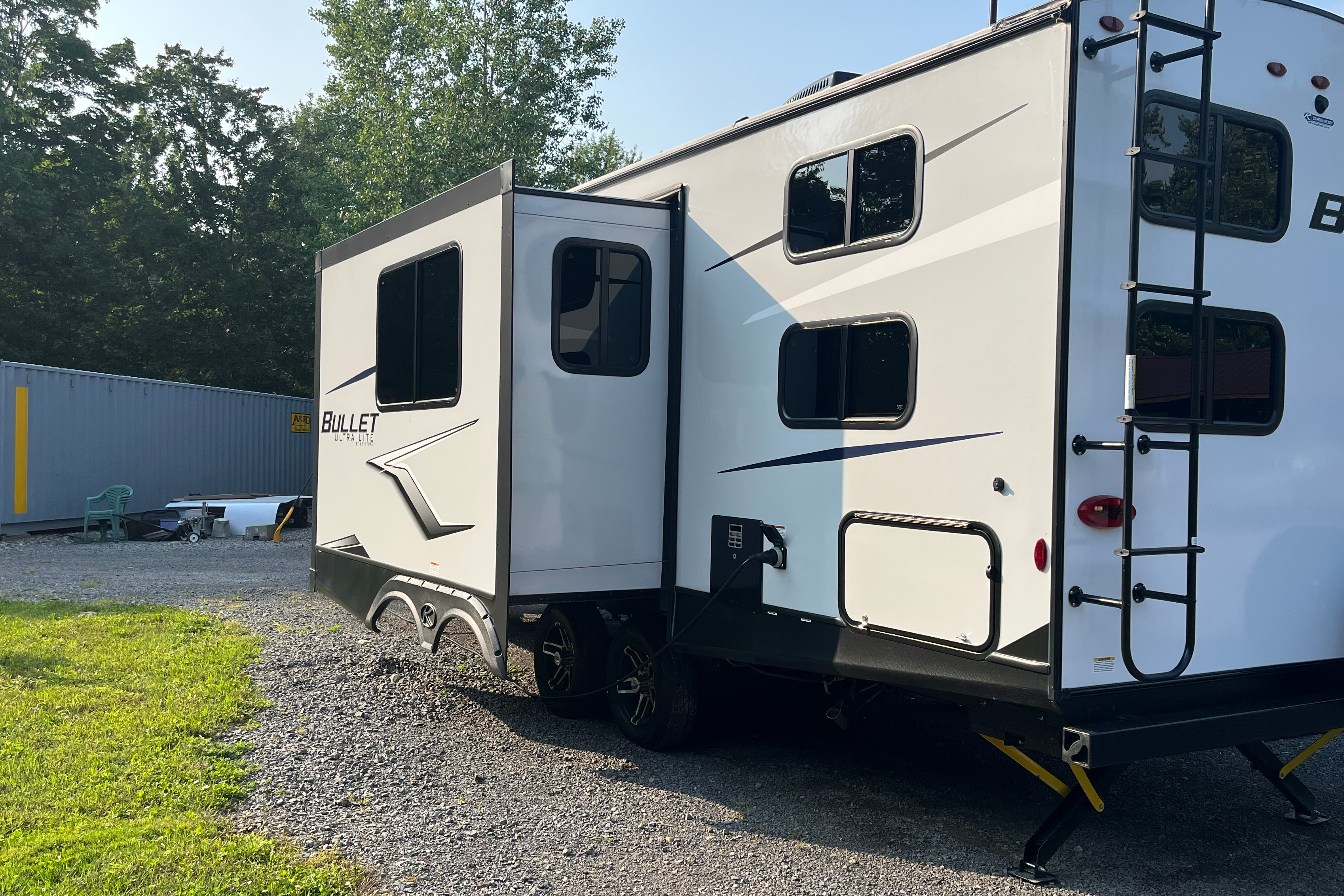 Cabin Fever Cottages - Keystone Bullet 250BHS Travel Trailer