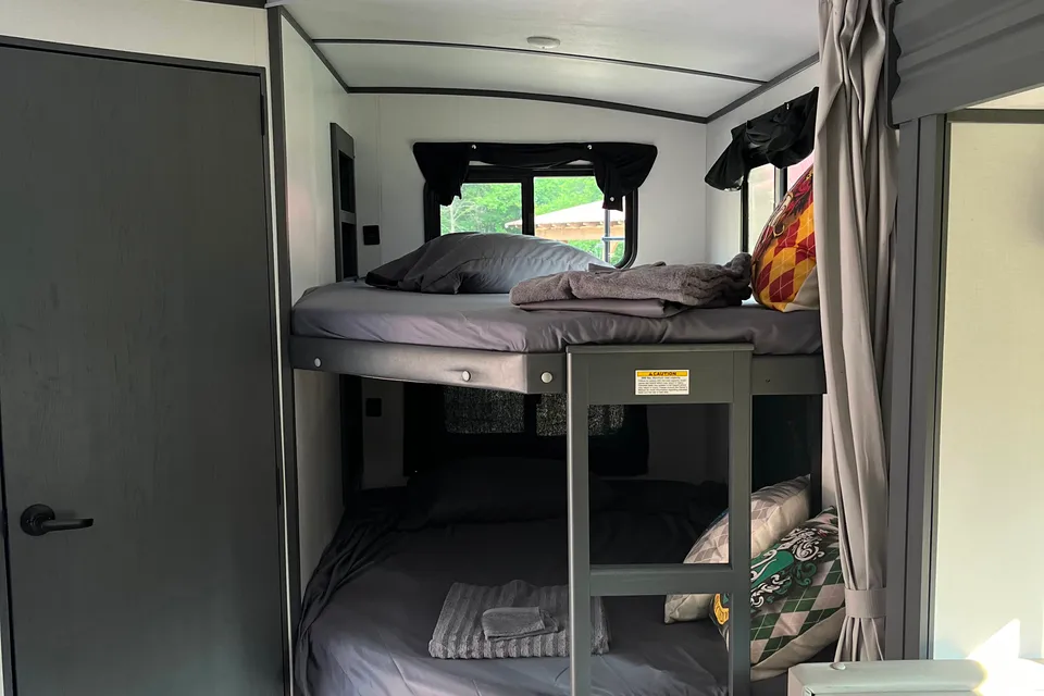 Cabin Fever Cottages - Keystone Bullet 250BHS Travel Trailer