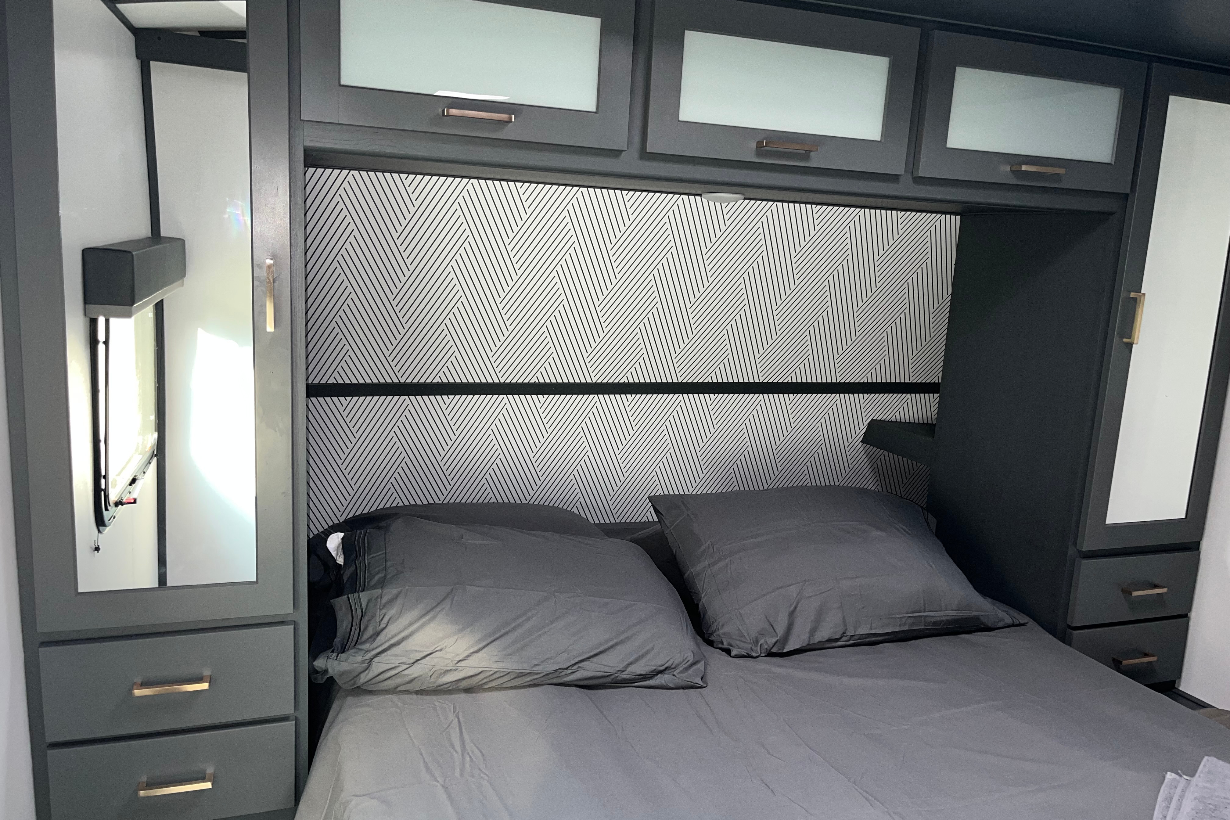 Cabin Fever Cottages - Keystone Bullet 250BHS Travel Trailer