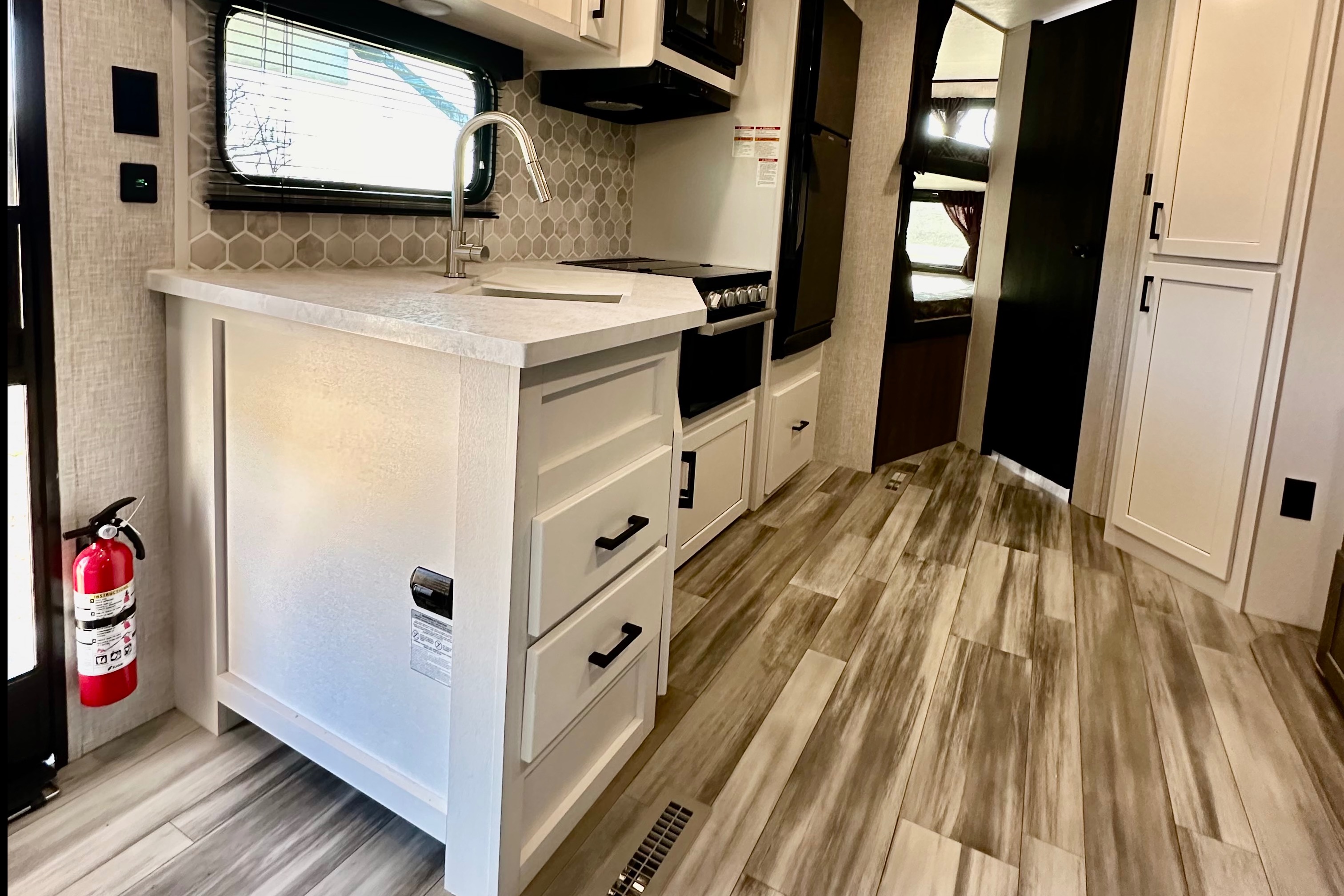 2024 BRAND NEW! Jayco Jay Flight 235MBH Travel Trailer