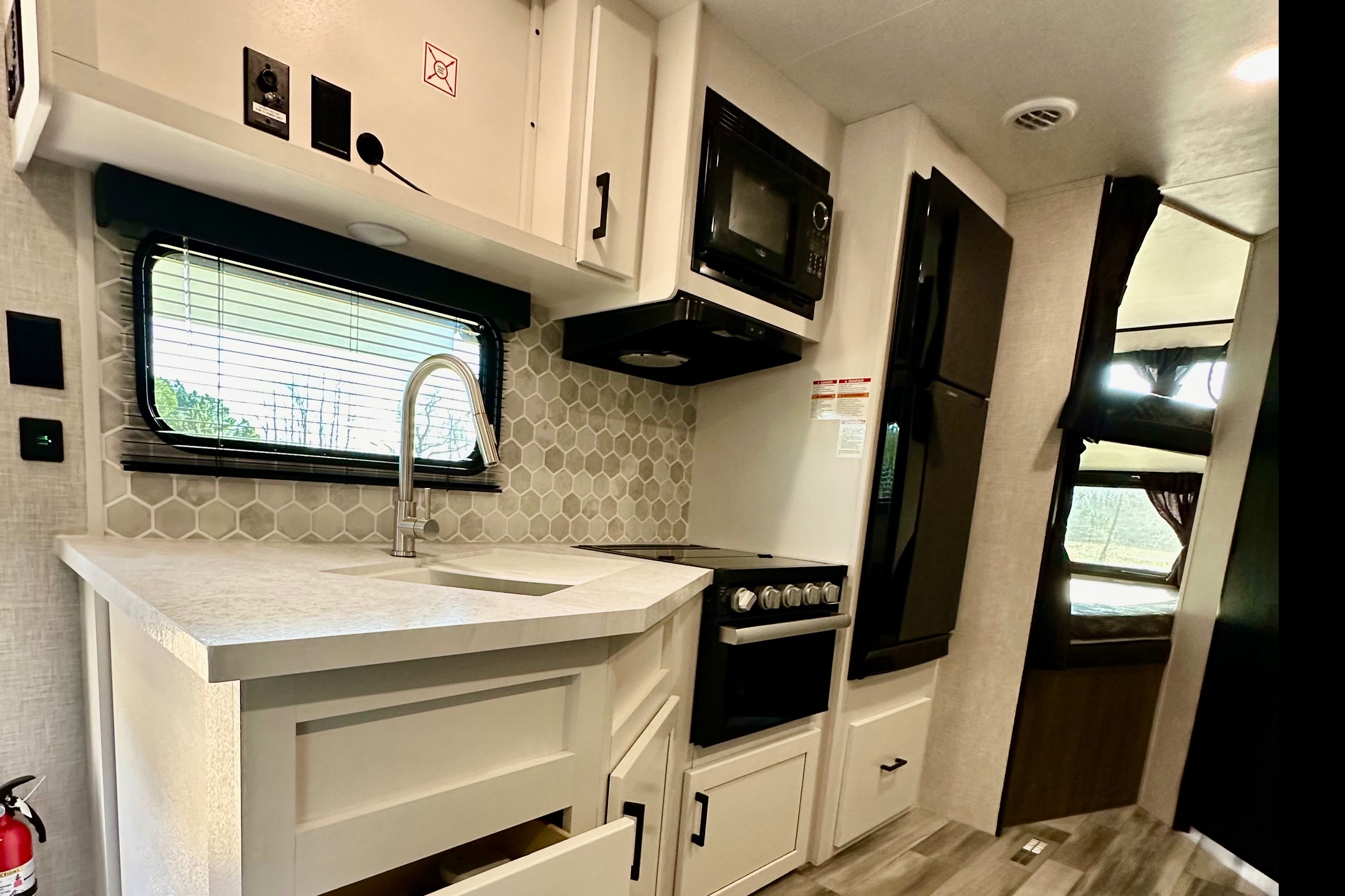 2024 BRAND NEW! Jayco Jay Flight 235MBH Travel Trailer
