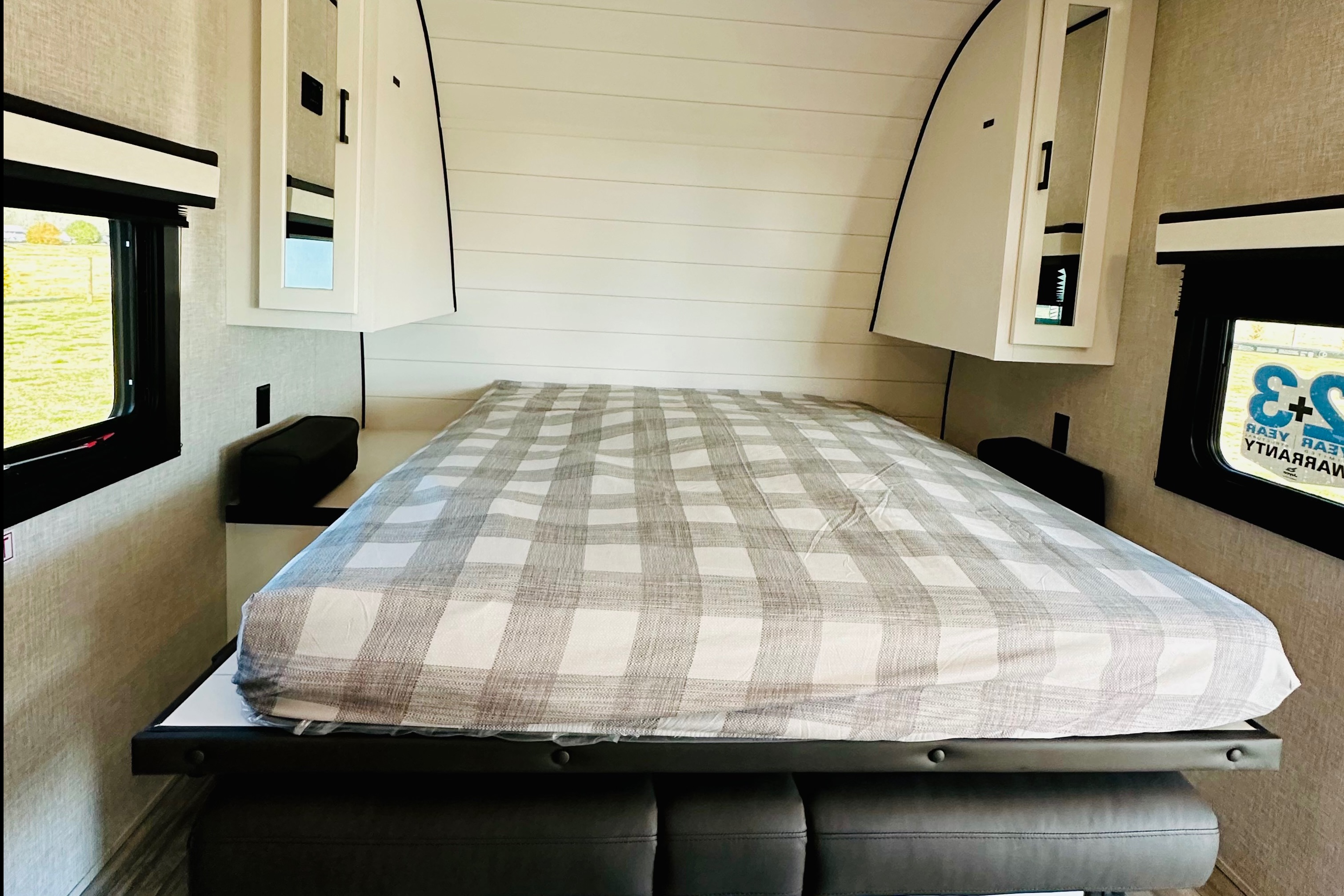 2024 BRAND NEW! Jayco Jay Flight 235MBH Travel Trailer