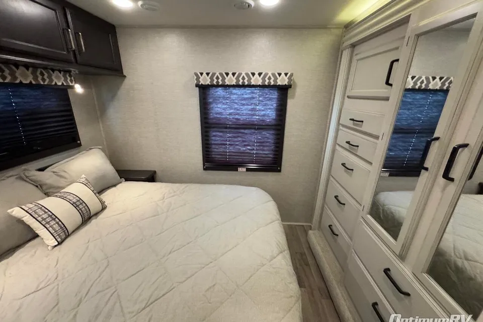 Family Fun Entegra Coach Odyssey 31f Class C