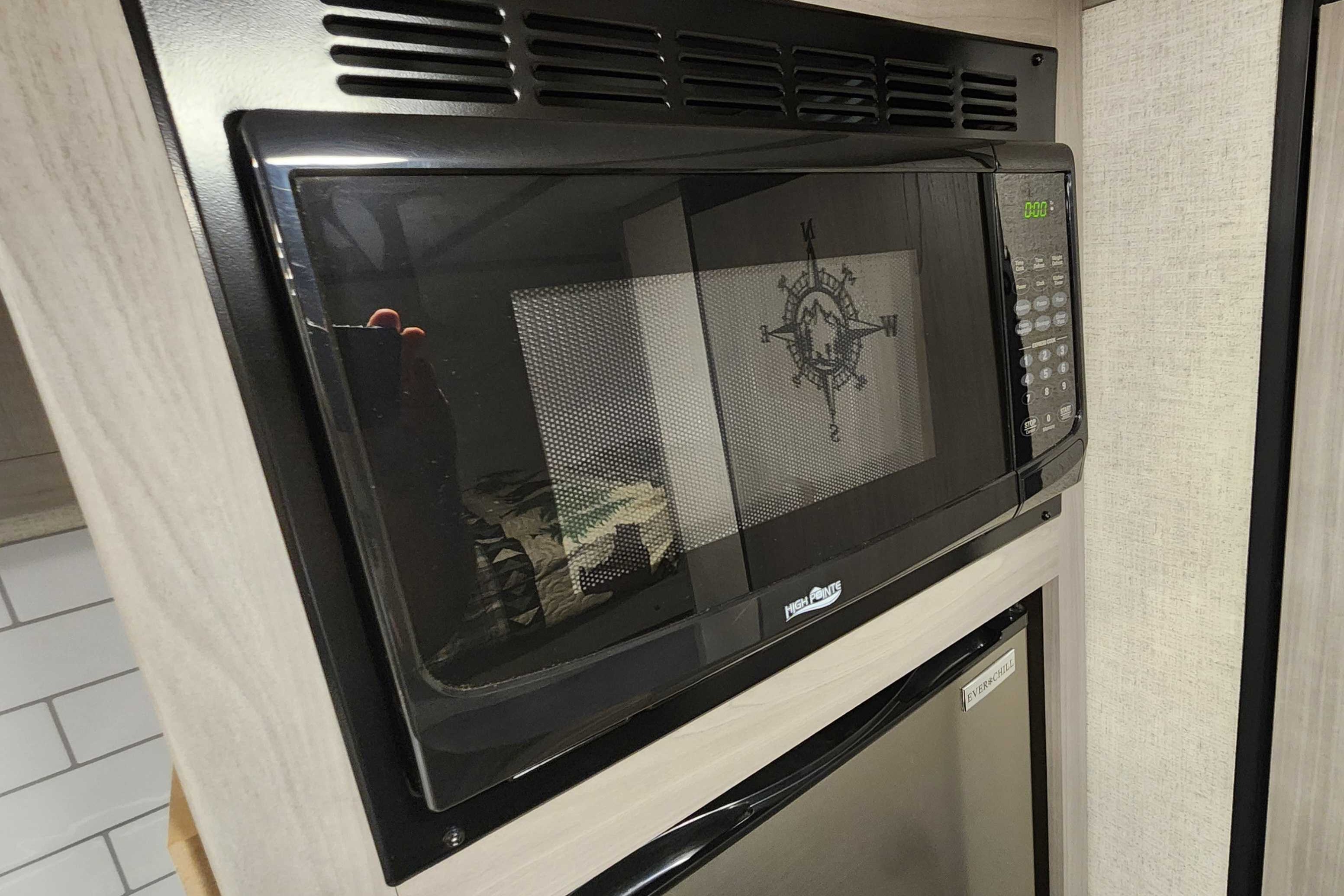 Coleman 17B Easy Tow Pet Friendly