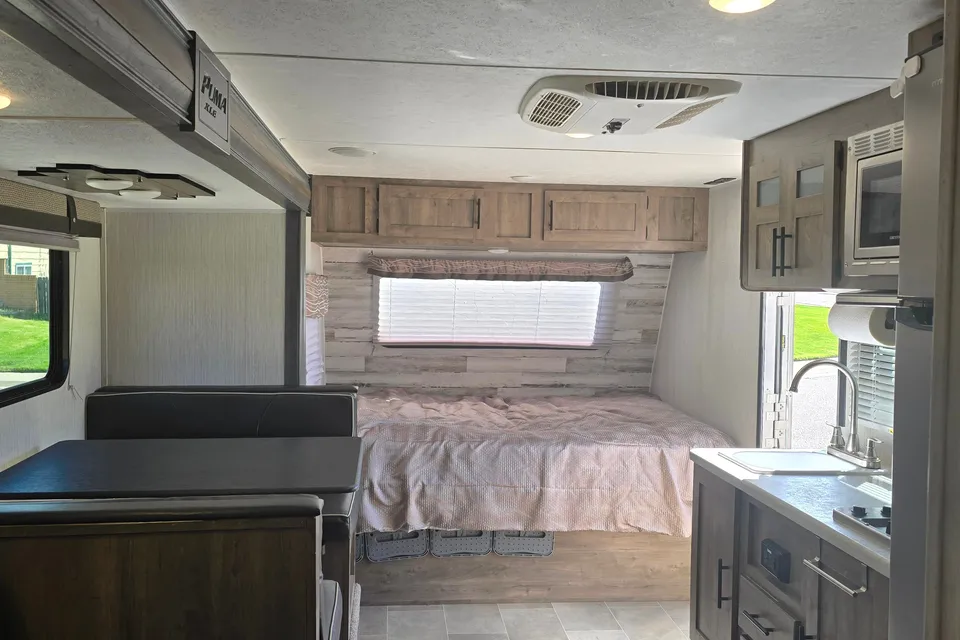 Palomino Puma 18SSX Travel Trailer