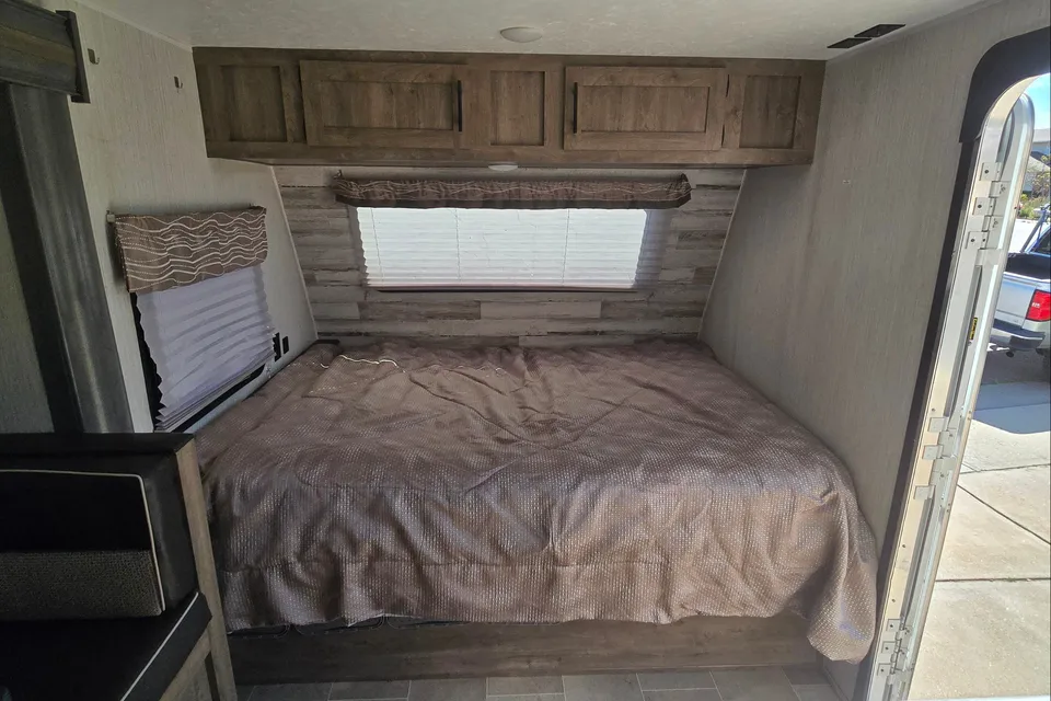 Palomino Puma 18SSX Travel Trailer