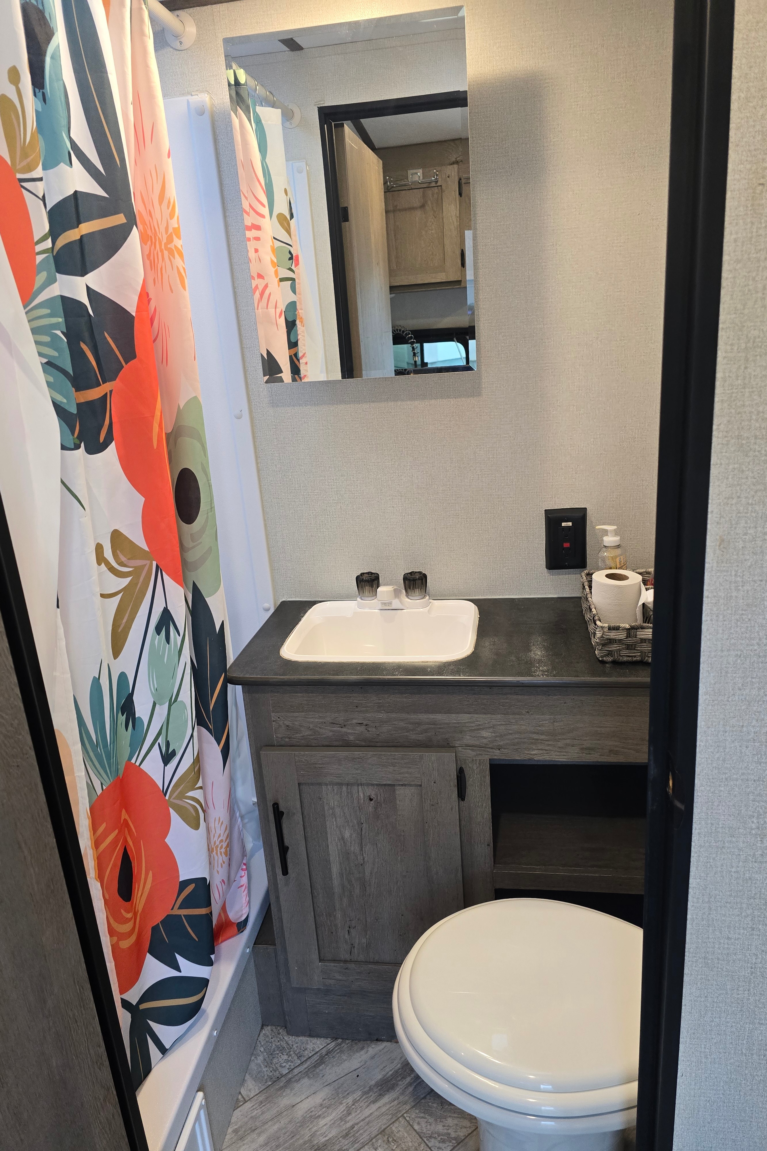 Kevin's Keystone Springdale 222RDWE Travel Trailer