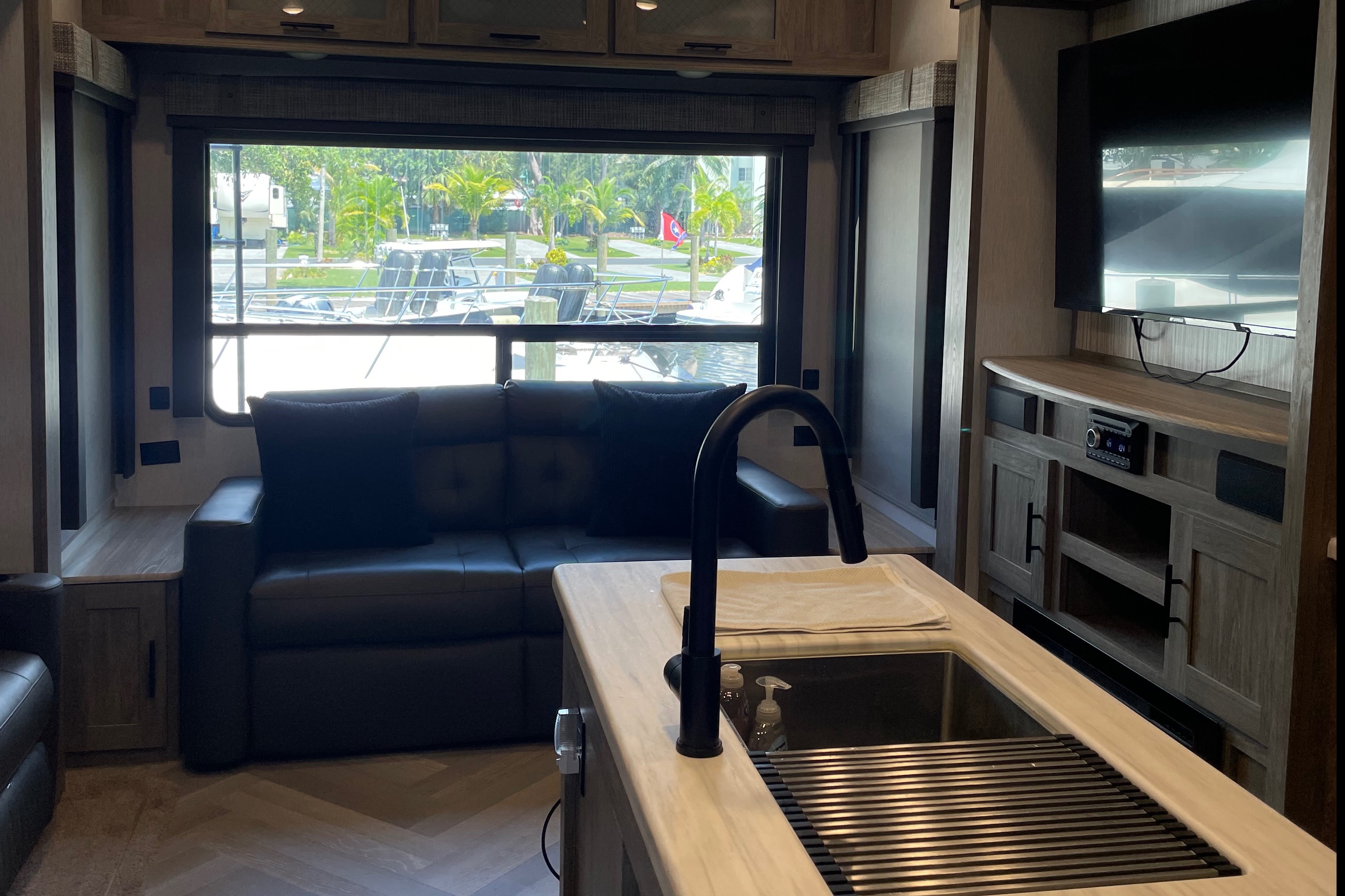 Salem Hemisphere Fifth Wheel