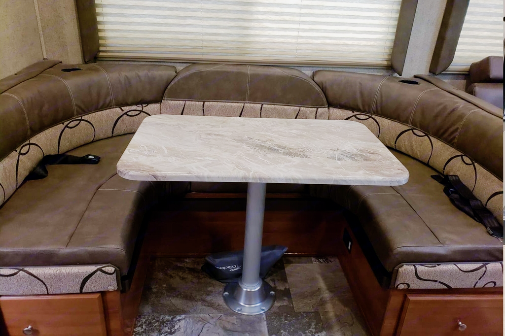 Glamping in style - 2019 Coachmen Leprechaun 319MB
