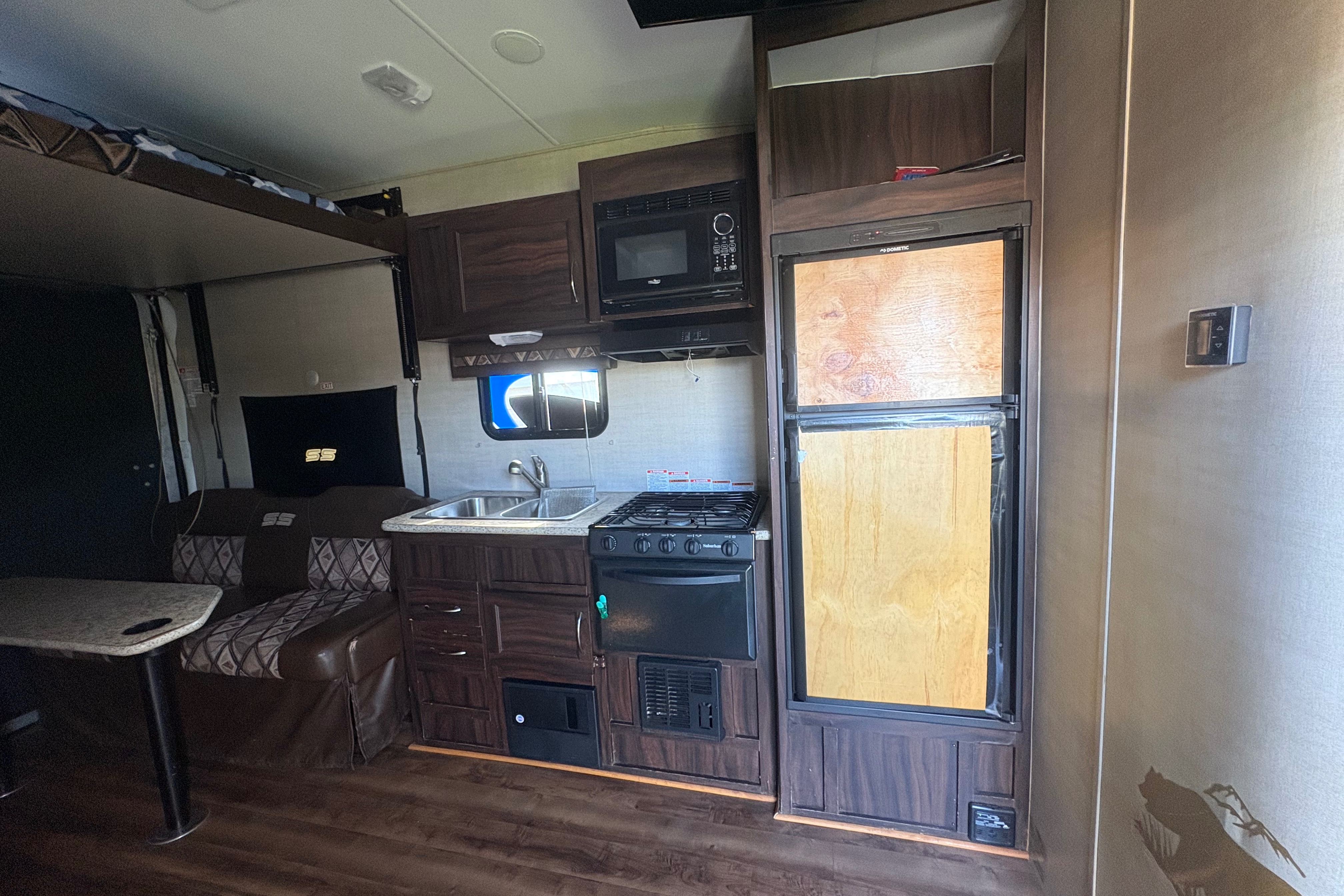 Valencia’s Pacific Coachworks Sandsport Toy Hauler
