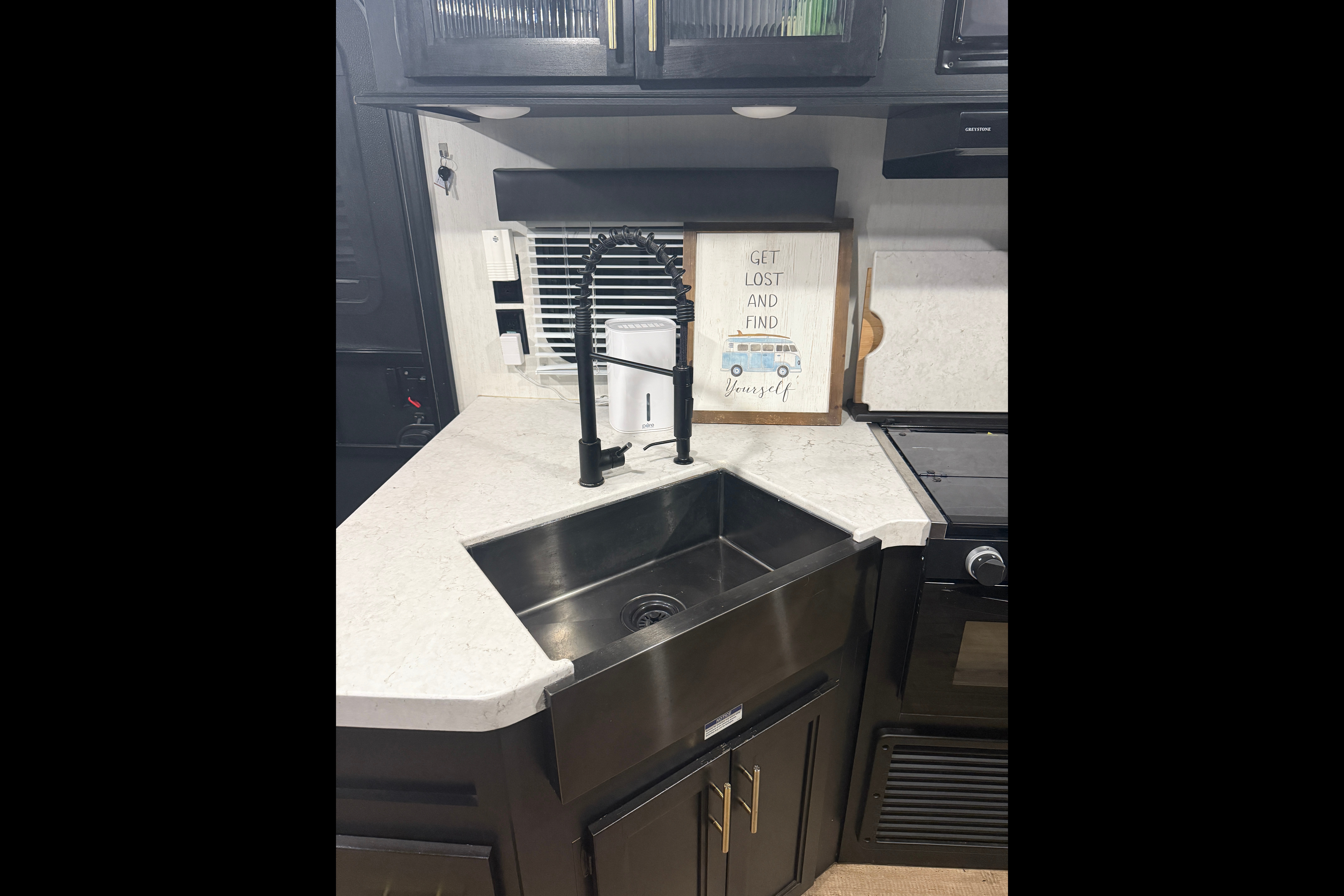 Aunt Annie's Attic Forest River 26DBH Travel Trailer