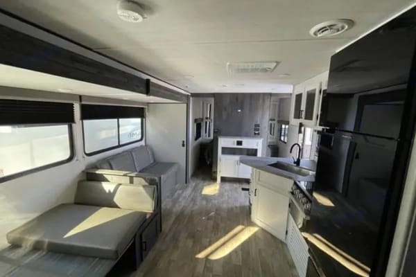 *Adventurous* 2023 Keystone Hideout: Sleeps 8