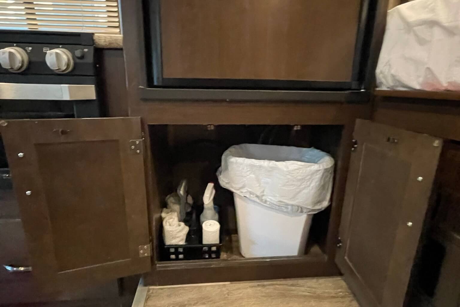 EZ Breezy | Easy-to-Drive Thor Elite | Sleeps 5