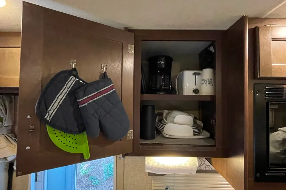 EZ Breezy | Easy-to-Drive Thor Elite | Sleeps 5