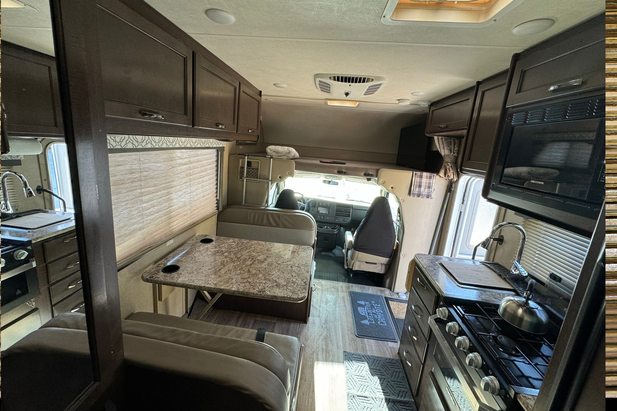 EZ Breezy | Easy-to-Drive Thor Elite | Sleeps 5