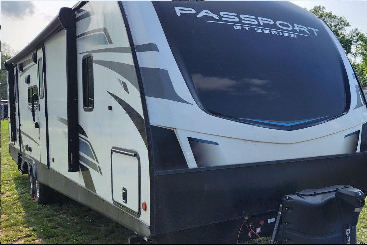Matt and Candi's all inclusive family camper 2B2B Off Grid Generator Available