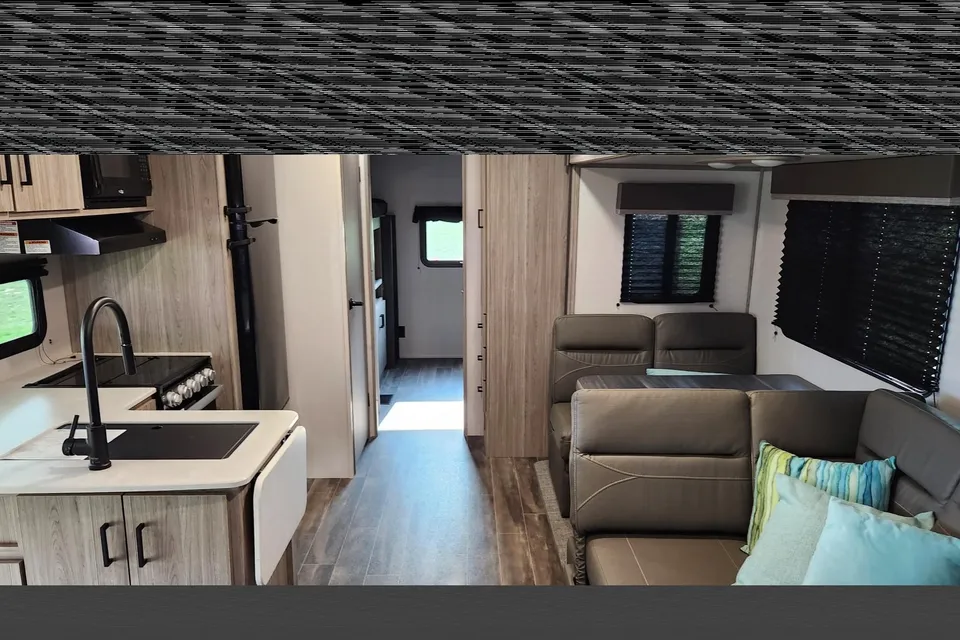 Matt and Candi's all inclusive family camper 2B2B Off Grid Generator Available