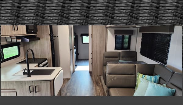 Matt and Candi's all inclusive family camper 2B2B Off Grid Generator Available