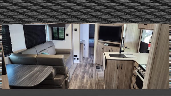 Matt and Candi's all inclusive family camper 2B2B Off Grid Generator Available