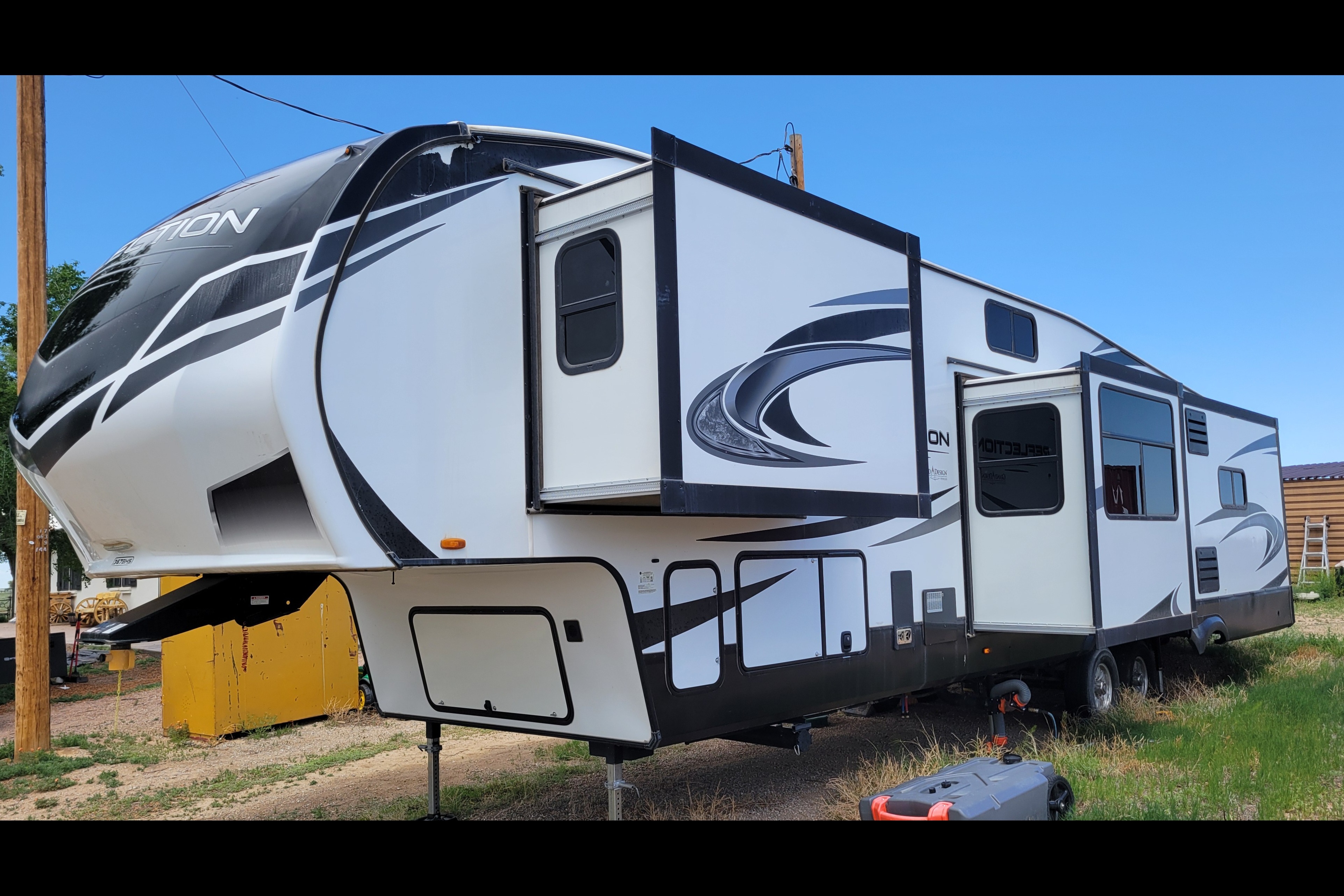 Grand Design 367BHS Fifth Wheel