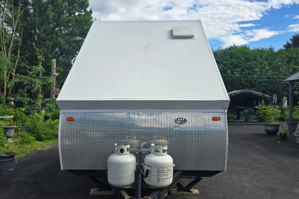 Bernard's Rockwood Premier Premier A122 Tent Trailer