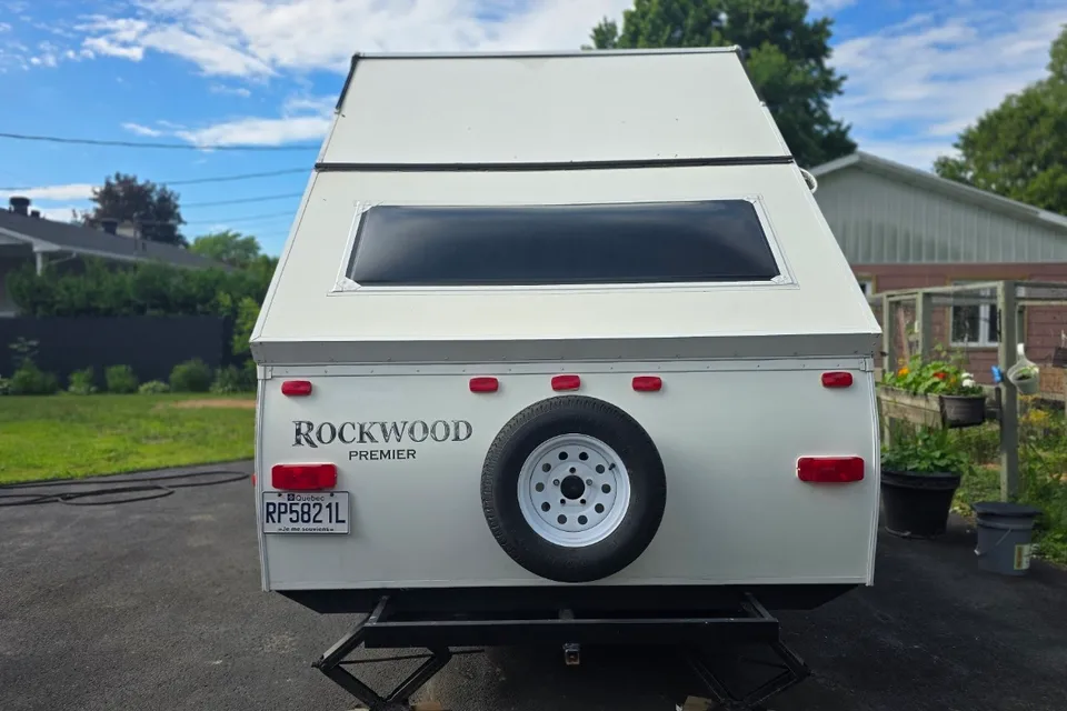 Bernard's Rockwood Premier Premier A122 Tent Trailer