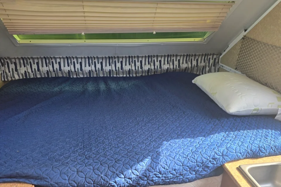 Bernard's Rockwood Premier Premier A122 Tent Trailer