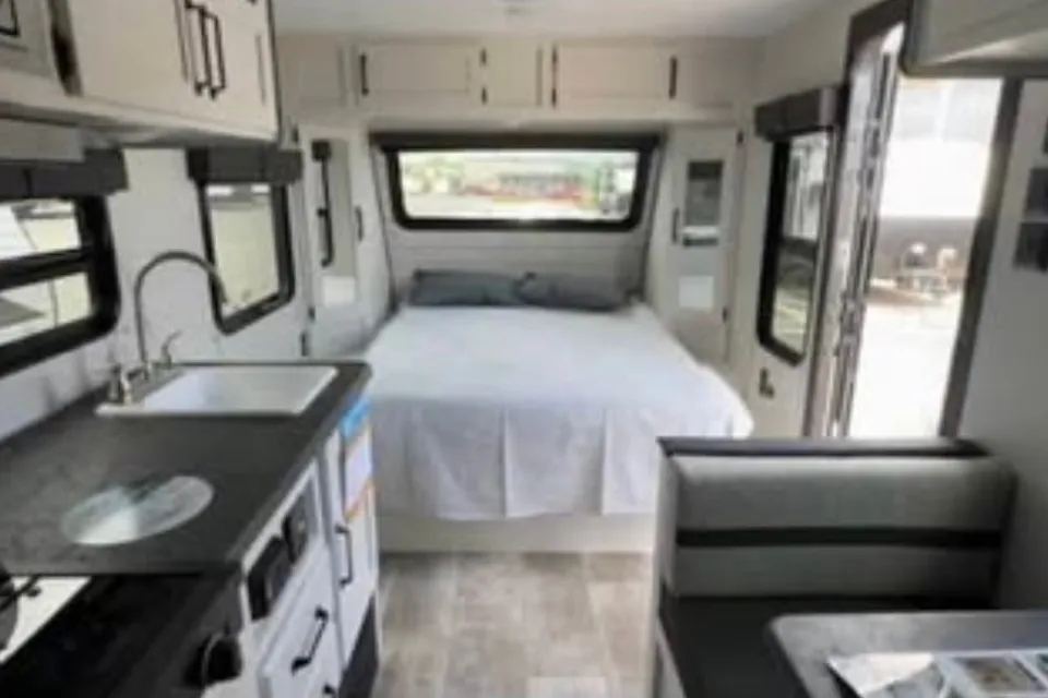 Palomino Puma Ultra Lite 16BHX Travel Trailer