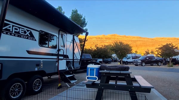 leo's Coachmen Apex Travel Trailer