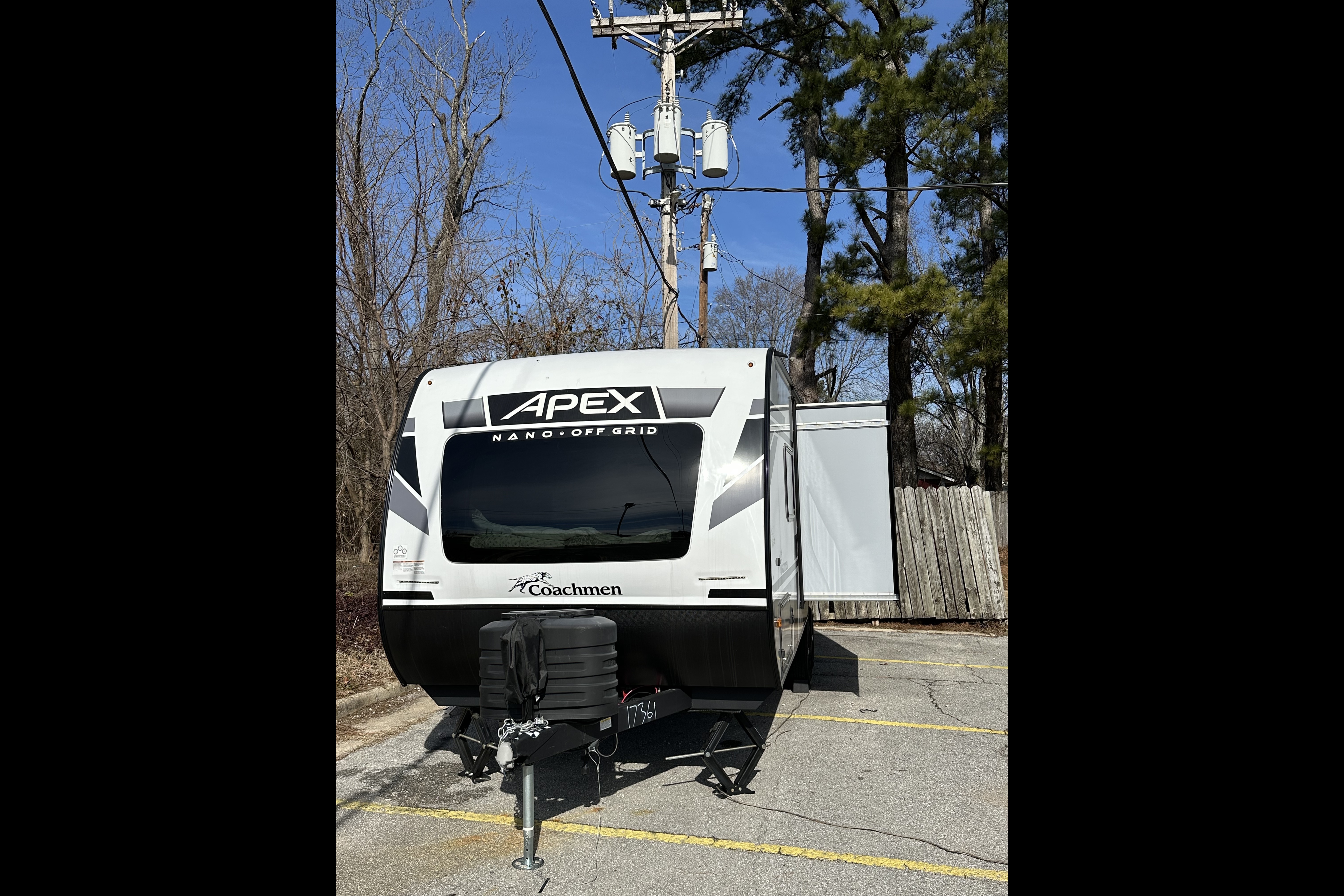 leo's Coachmen Apex Travel Trailer