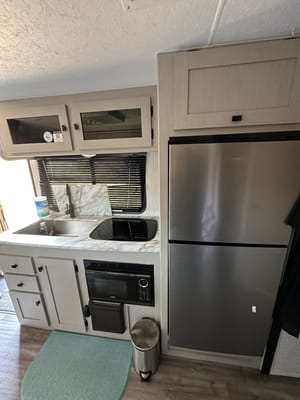 leo's Coachmen Apex Travel Trailer