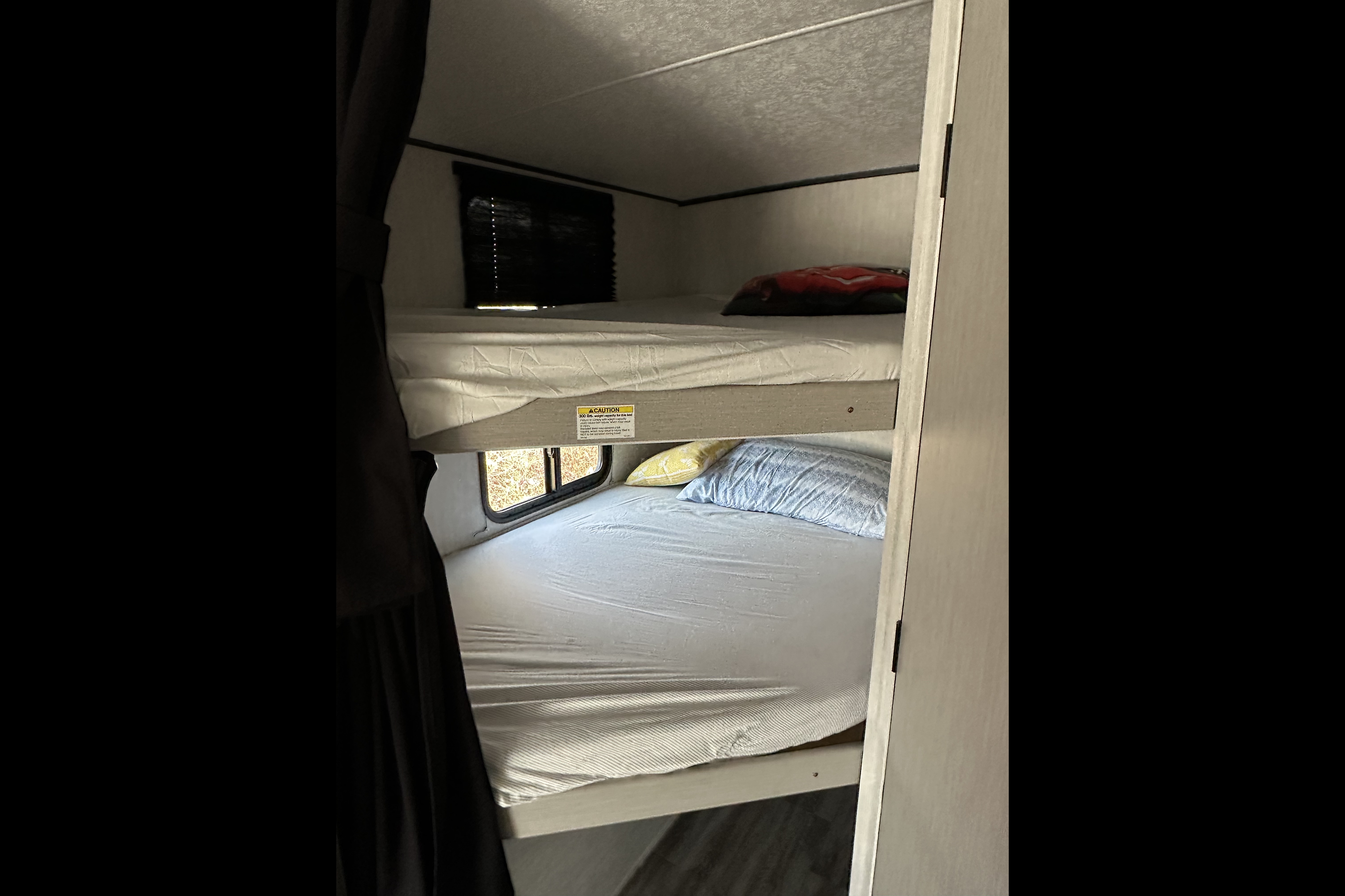 leo's Coachmen Apex Travel Trailer