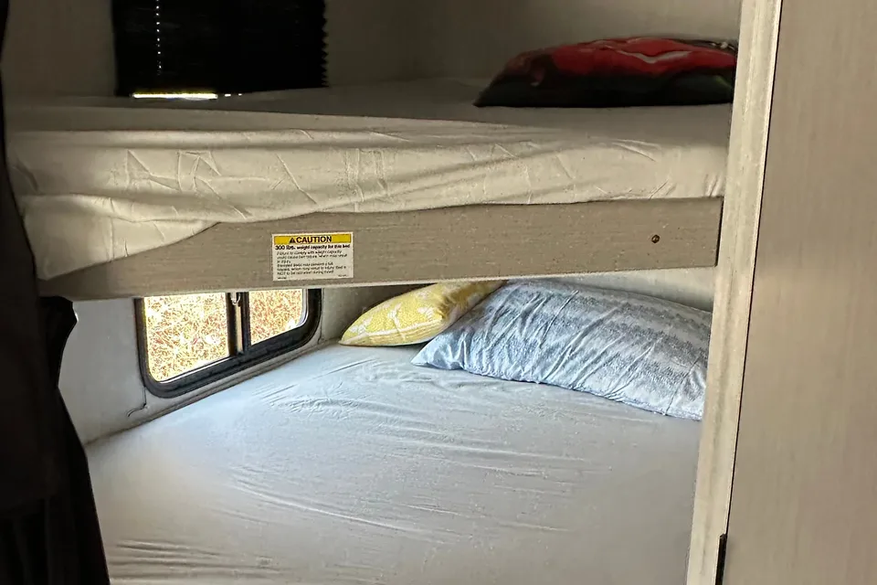 leo's Coachmen Apex Travel Trailer