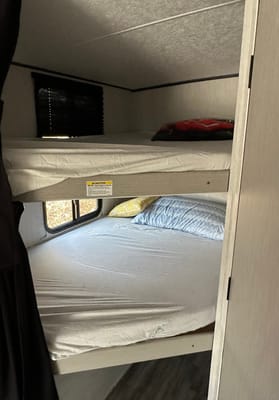 leo's Coachmen Apex Travel Trailer