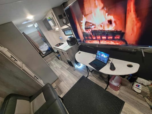 2021!! MOTORIZED FISHING BOAT! E-BIKES! MOVIE PROJECTOR! BBQs! Moe's KZ Sportsmen 190 Toyhauler