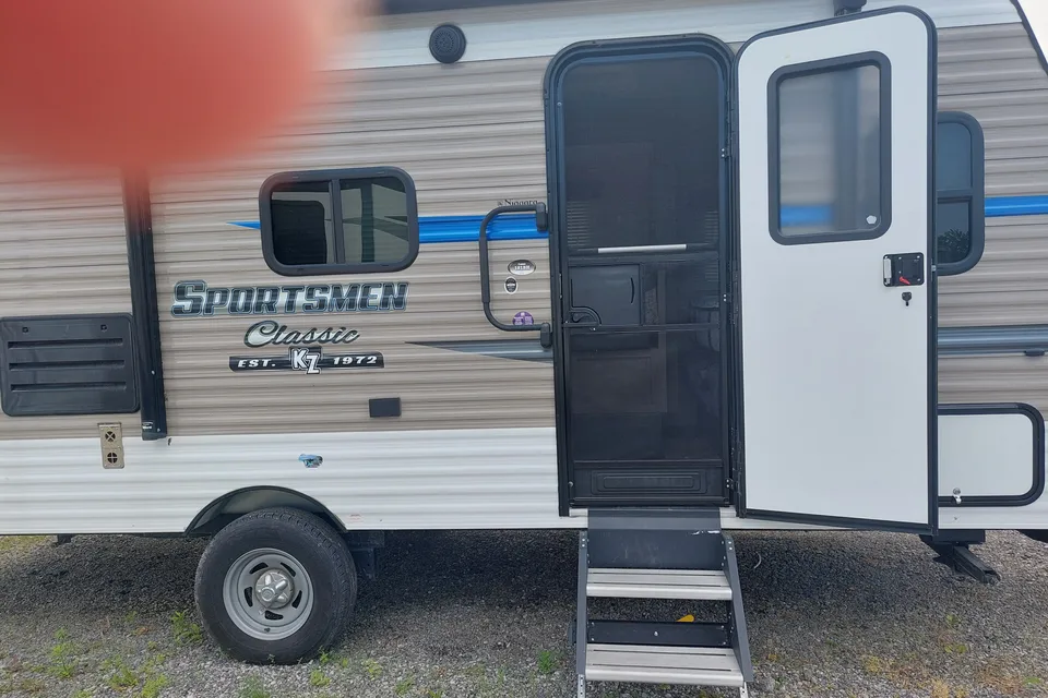 Clean KZ Sportsmen Travel Trailer