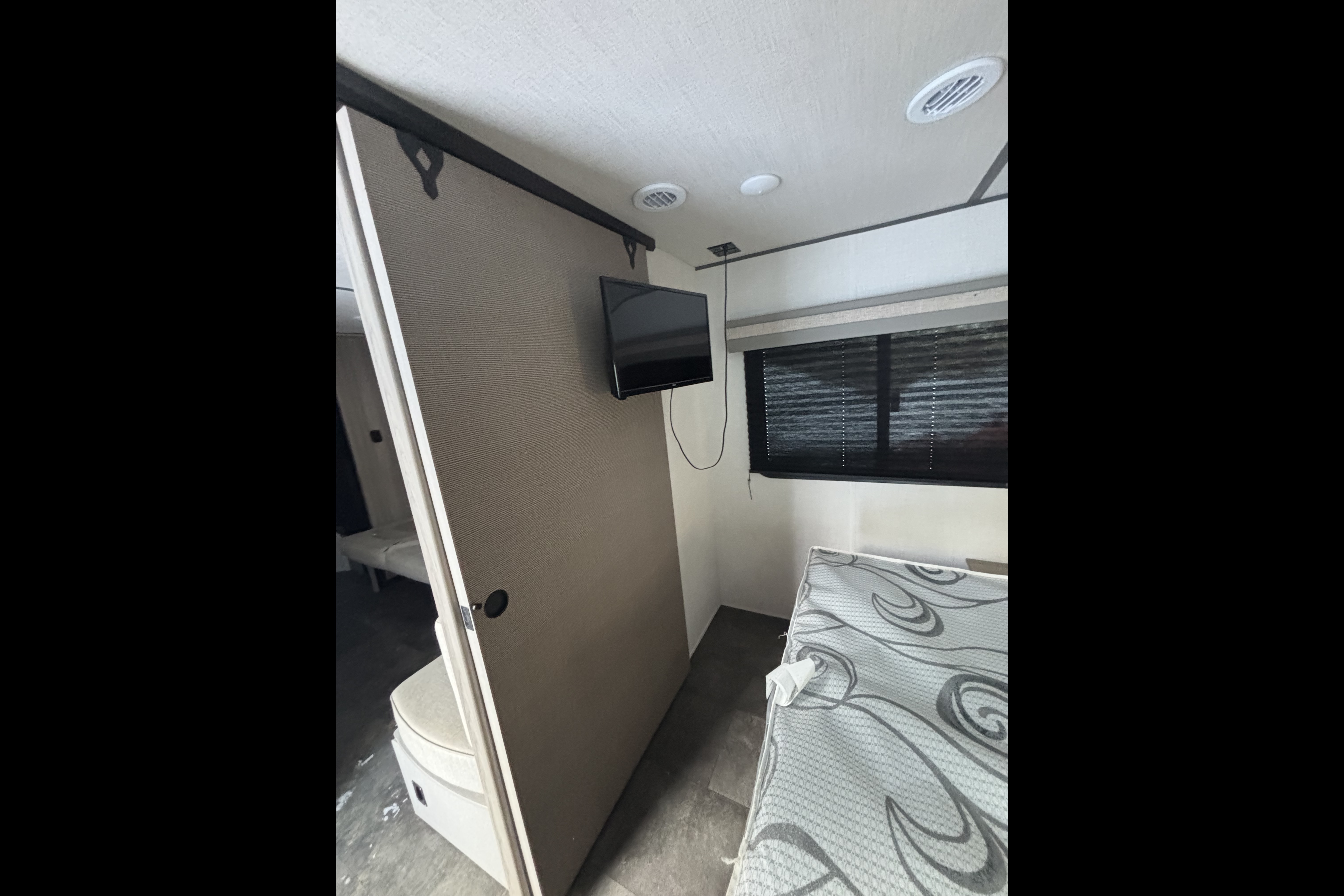 Forest River Wildwood FSX 266 BHLE Travel Trailer