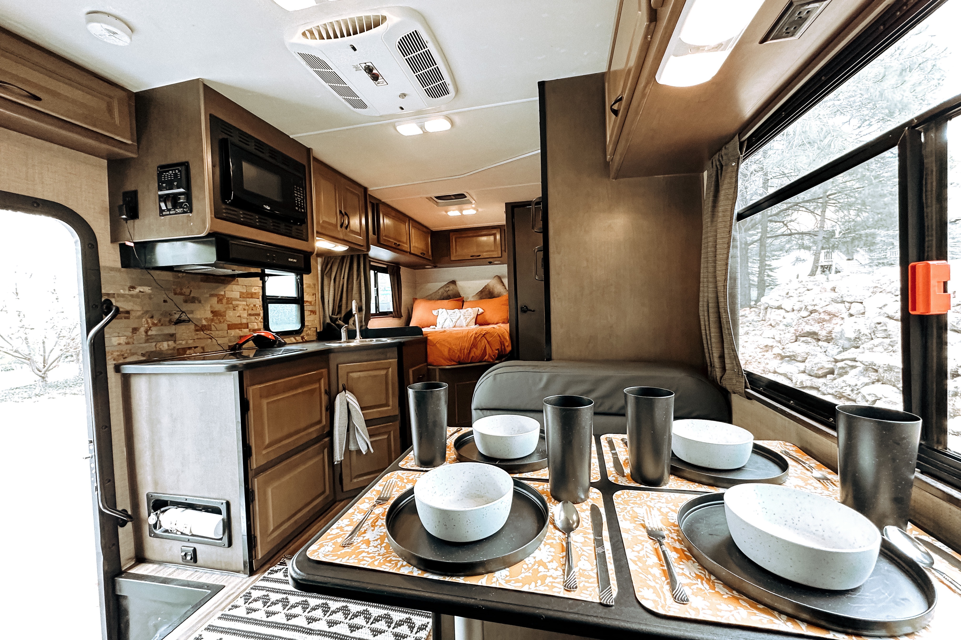 New listing!! 2019 full furnished RV