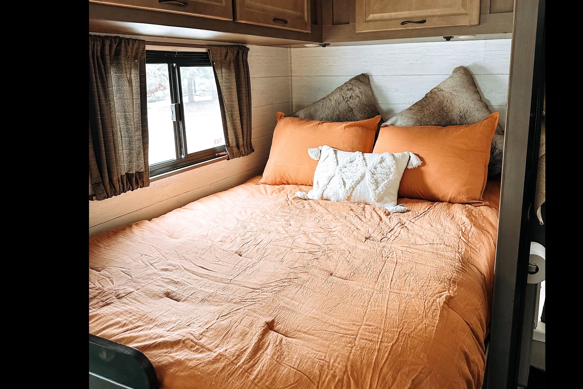New listing!! 2019 full furnished RV