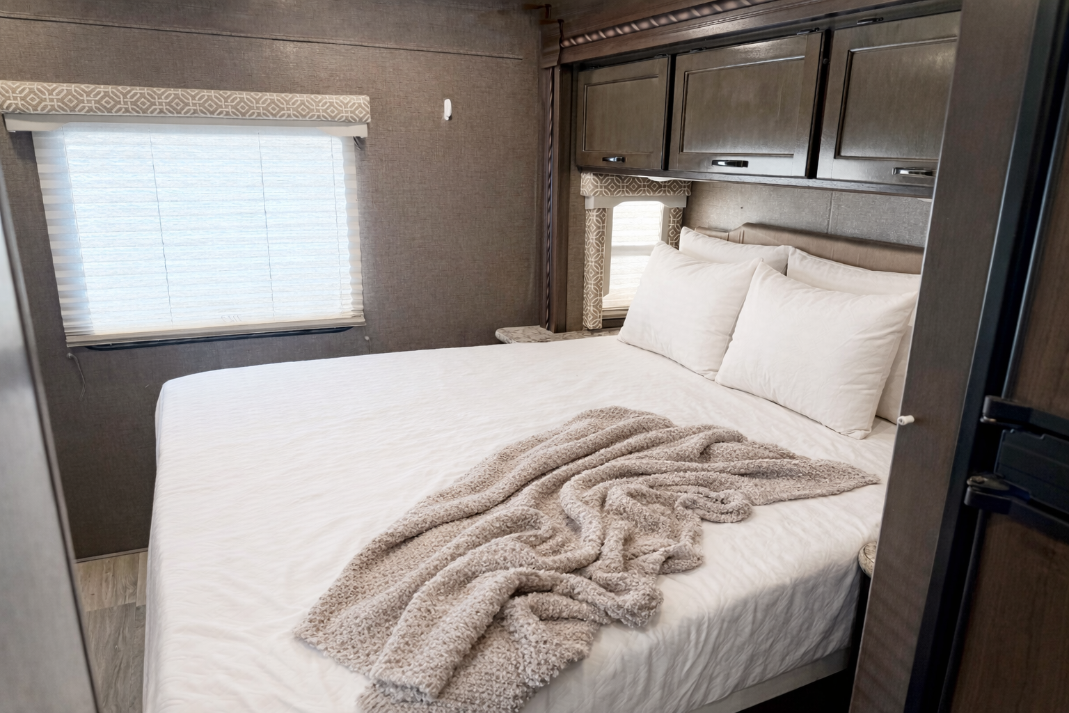 (#11) Gorgeous Class C Motorhome - Zion park, Burning man, Festivals, EDC