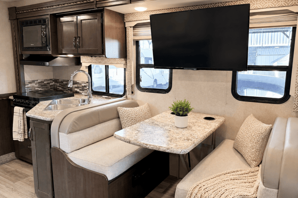 (#11) Gorgeous Class C Motorhome - Zion park, Burning man, Festivals, EDC
